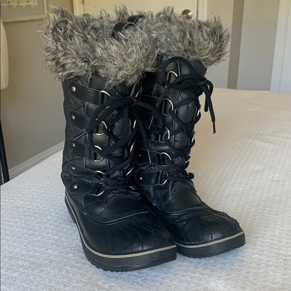 Sorel winter boots Black Fur Trim Waterproof Rubber with Quilted shaft size 8 - Picture 1 of 12